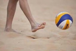 فوتبال و والیبال روی شن های روان